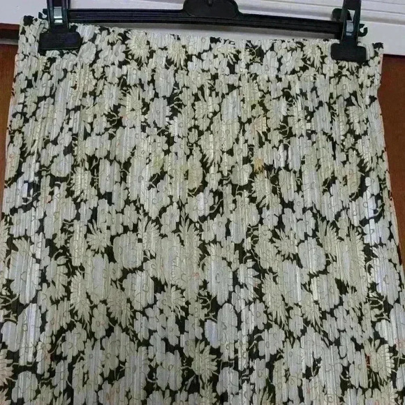 ASOS Brand New Floral Daisy Pleated Elasticated Summer Skirt Size 12 - Picture 2 of 6